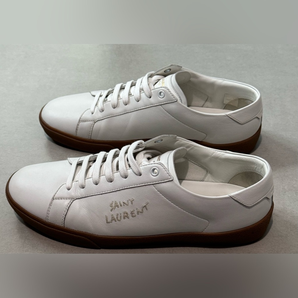 SAINT LAURENT COURT CLASSIC EMBROIDERED SNEAKERS IN SMOOTH LEATHER OPTIC WHITE